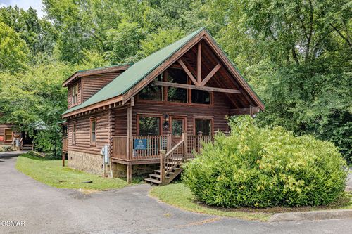 563 Blackberry Ridge Way, Pigeon Forge, TN, 37863 | Card Image