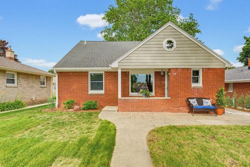 3608 N 101st Street, Wauwatosa, WI, 53222 | Card Image