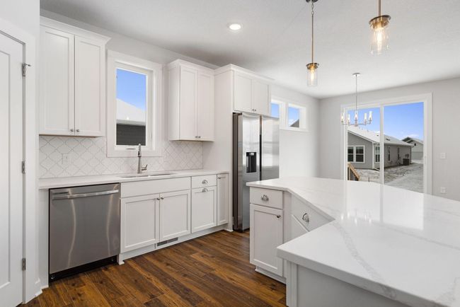 Featuring a spacious layout, premium finishes, and innovative technology, and flooded with natural light, this kitchen is perfect for everything from everyday meals to entertaining guests. | Image 17