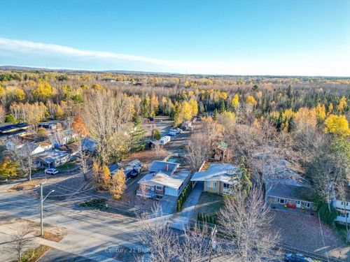 994 Premier Rd, North Bay, ON, P1A2H8 | Card Image