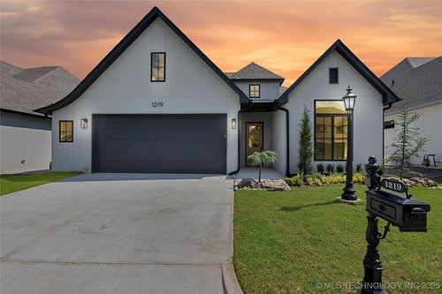 1219 N 71st Pl, Broken Arrow, OK, 74014-2519 | Card Image