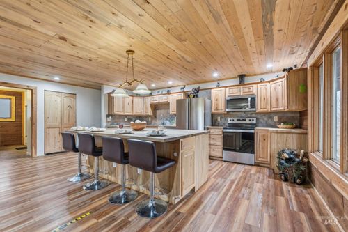 2929 Waterwheel Rd, Emmett, ID, 83617-9439 | Card Image