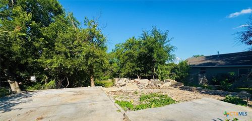 613 Park St, Gatesville, TX, 76528-2337 | Card Image