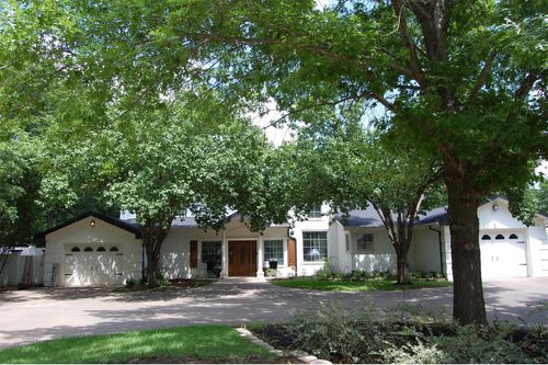 917 East St, Graham, TX, 76450-3510 | Card Image