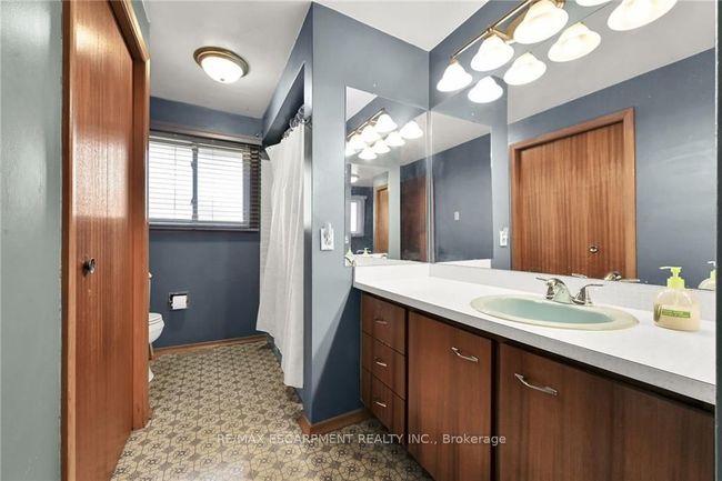 135 Nash Rd N, House other with 3 bedrooms, 2 bathrooms and 5 parking in Hamilton ON | Image 24