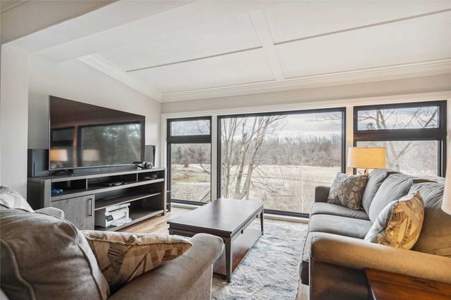 61 River Rd, House other with 2 bedrooms, 1 bathrooms and 3 parking in Brampton ON | Image 4