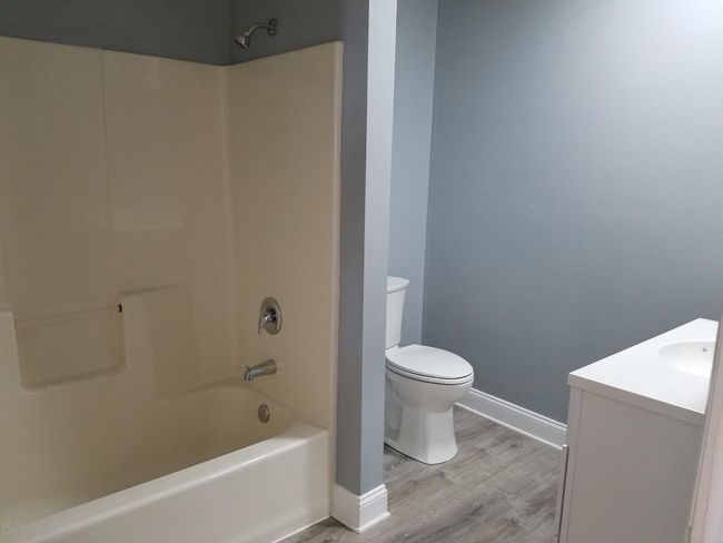 APT-202 - 15 Wilkinson Aly, Condo with 3 bedrooms, 2 bathrooms and null parking in Wilmington NC | Image 5