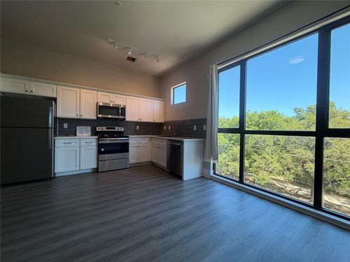 302-2727 Houston Avenue Avenue, Houston, TX, 77009 | Card Image