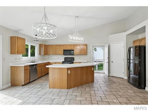 690 Summer Top Cir, Fenton, MO, 63026-3988 | Card Image