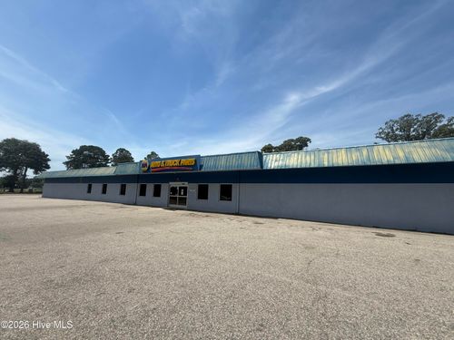 105 N East St, Roseboro, NC, 28382-3200 | Card Image