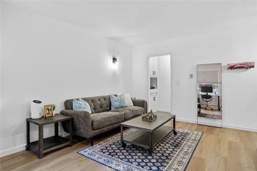 apt-8-901 Linden Ave, Long Beach, CA, 90813-4523 | Card Image