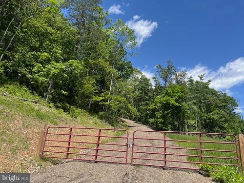 28 Bluffs Rd, Springfield, WV, 26763 | Card Image