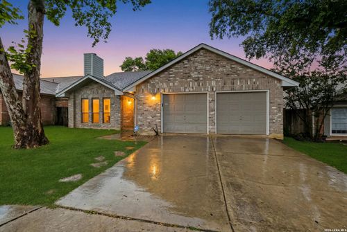 11302 Forest Smt, Live Oak, TX, 78233-4339 | Card Image