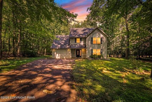 122 Edgewood Ln, Kunkletown, PA, 18058-8041 | Card Image