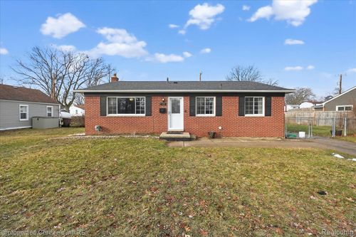 34504 Stellwagen St, Wayne, MI, 48184-2352 | Card Image