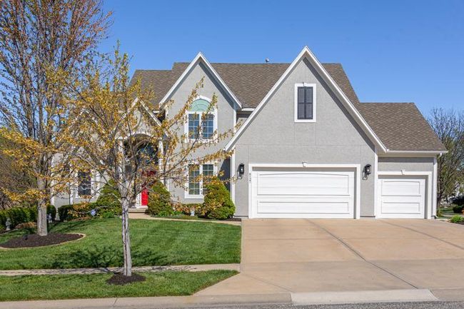8127 Lone Elm Rd, House other with 5 bedrooms, 5 bathrooms and null parking in Lenexa KS | Image 57