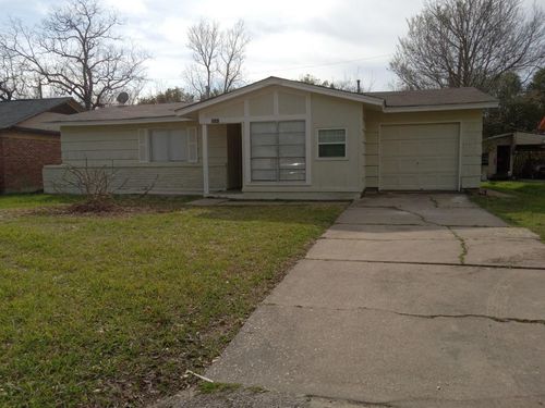 9306 St Lo Rd, Houston, TX, 77033-3324 | Card Image