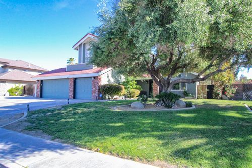 129 W Mojave Rose Ave, Ridgecrest, CA, 93555-7704 | Card Image