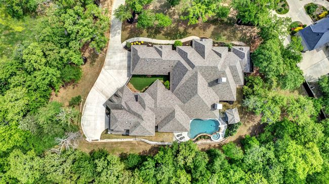 Cozy home tucked on an almost 2 acre thickly treed lot! | Image 38