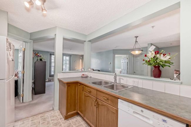 204 - 2212 34 Avenue Sw, Home with 2 bedrooms, 2 bathrooms and 1 parking in Calgary AB | Image 17