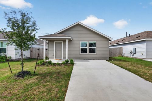 17801 Dockery Dr, Elgin, TX, 78621-2166 | Card Image