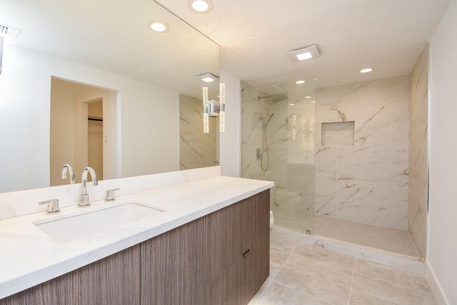 UNIT-1106 - 49 Briar Hollow Ln, Condo with 2 bedrooms, 2 bathrooms and 2 parking in Houston TX | Image 25