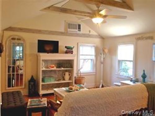 3 Lincoln St, Westhampton, NY, 11977-1224 | Card Image