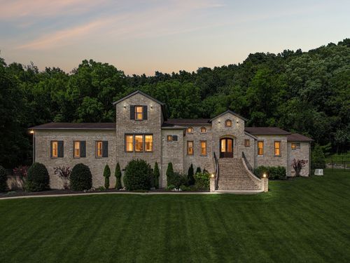 7433 Magnolia Valley Dr, Eagleville, TN, 37060-4270 | Card Image