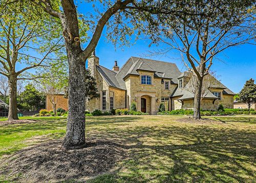 907 Foxglove Trl, Fairview, TX, 75069-6879 | Card Image
