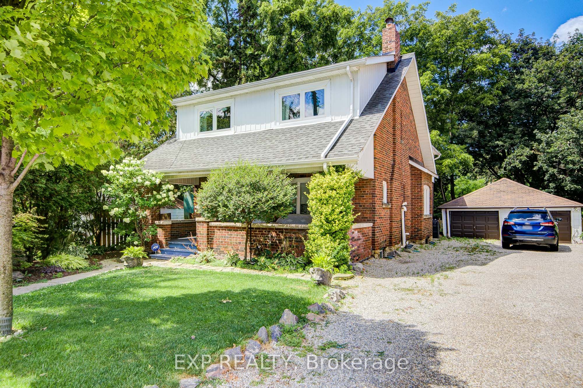 Residential in Toronto W04 2
