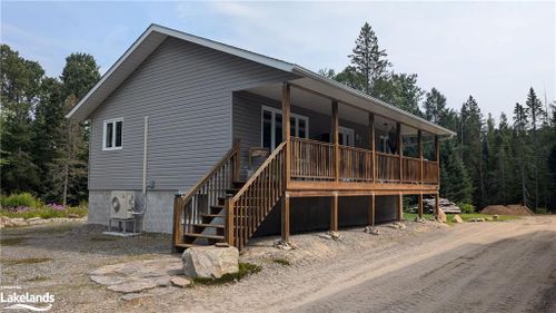 915 Fern Glen Rd, Emsdale, ON, P0A1J0 | Card Image