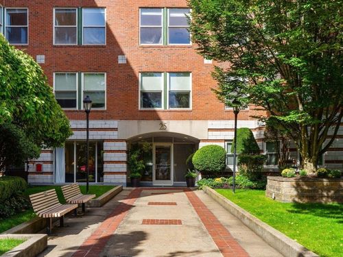 27-25 Marion St, Brookline, MA, 02446 | Card Image
