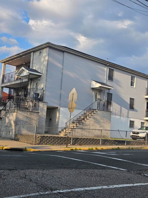 6400 Smith Ave, North Bergen, NJ, 07047-3570 | Card Image