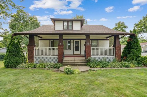 1261 Elmhurst Dr Ne, Cedar Rapids, IA, 52402-4760 | Card Image
