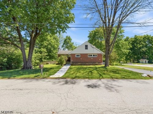 15 Valley View Ave, Randolph, NJ, 07869-1316 | Card Image