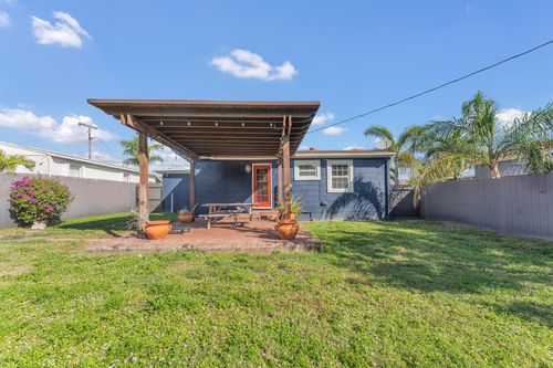 818 Kaye St, West Palm Beach, FL, 33405-2504 | Card Image