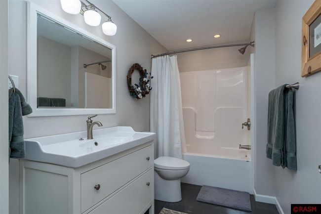 404 Ledlie Ln, House other with 4 bedrooms, 3 bathrooms and null parking in Mankato MN | Image 22