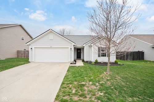 1004 Maple Run Dr, Sheridan, IN, 46069-5502 | Card Image