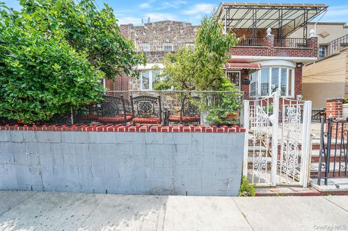 2168 37th St, Astoria, NY, 11105-1915 | Card Image