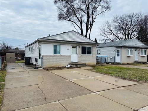 20224 Nicke St, Clinton Township, MI, 48035-6113 | Card Image