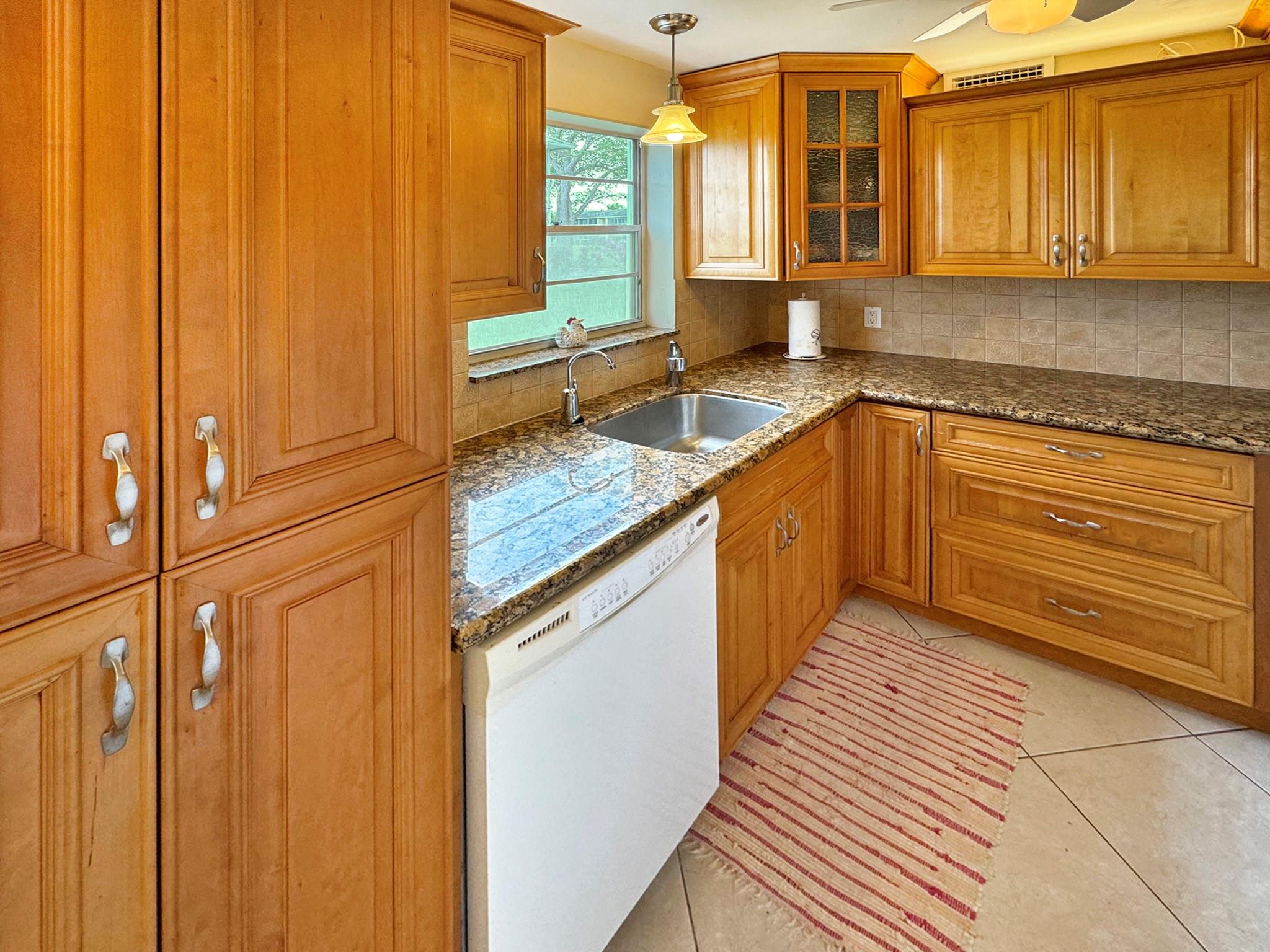 Lyndhurst B , Deerfield Beach, FL 33442