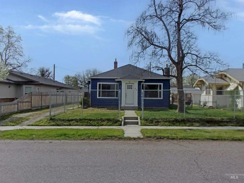 605 N 6th St, Parma, ID, 83660-5822 | Card Image