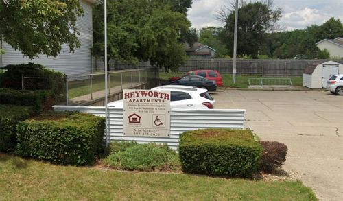 306 Wigwam, Heyworth, IL, 61745-8933 | Card Image