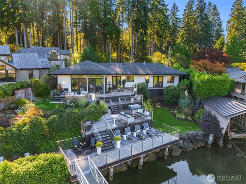 5482 Ne Fletcher Lndg, Bainbridge Island, WA, 98110-2629 | Card Image