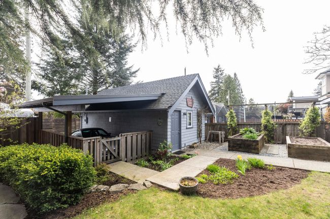 533 E 18 Th Street, House other with 6 bedrooms, 3 bathrooms and 3 parking in North Vancouver BC | Image 34