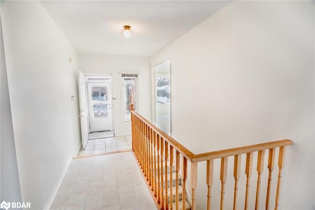 17 Mayfair Dr, House other with 5 bedrooms, 2 bathrooms and 4 parking in Barrie ON | Image 5