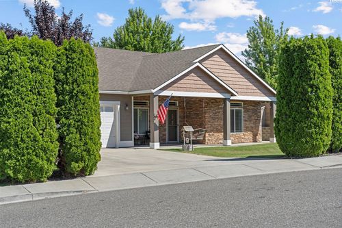 2409 S Edison St, Kennewick, WA, 99338-2515 | Card Image