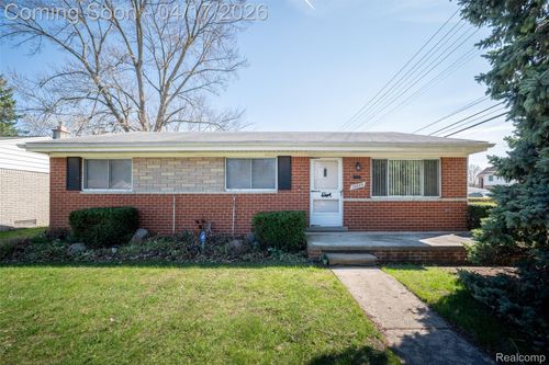 29889 Brown Ct, Garden City, MI, 48135-2325 | Card Image