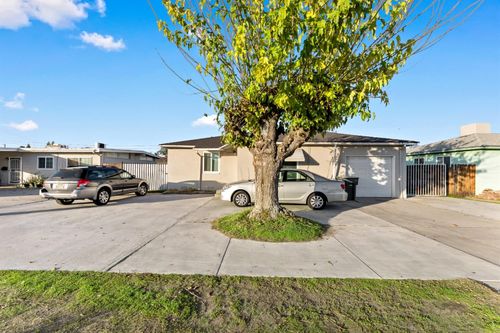 435 Shaw Avenue, Clovis, CA, 93612 | Card Image