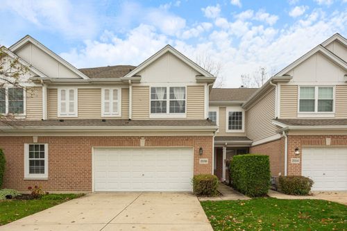 2-813-2556 Camberley Cir, Westchester, IL, 60154-5947 | Card Image
